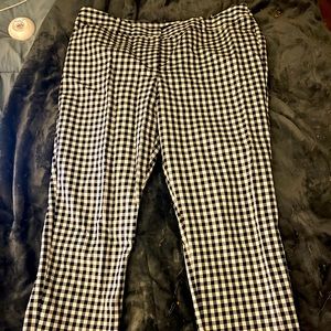 Black and white Hampshire Ankle pant from Talbots. Size 14 and 29” inseam